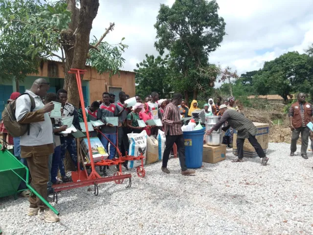 Remise de kits aux PDI formés au Centre dans le cadre du projet PRAPS — photo 2